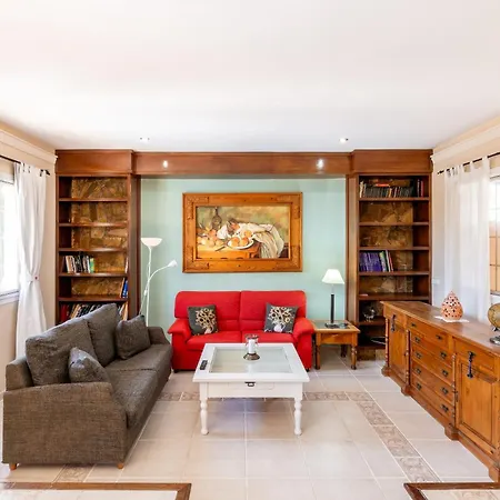 Holiday home Pino Leal